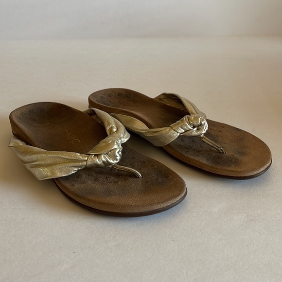 Vionic Metallic Gold Pippa Rest Flip Flops - Picture 5 of 8